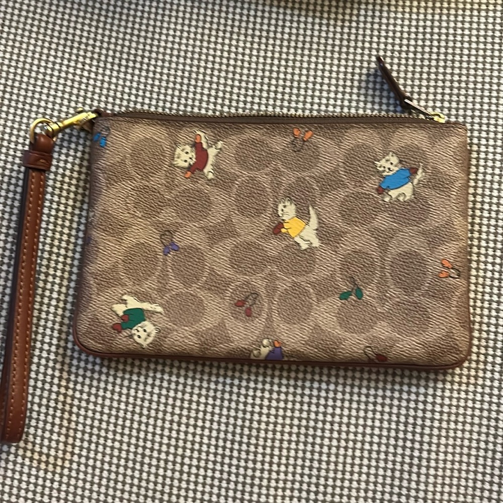 Kitten coach wristlet